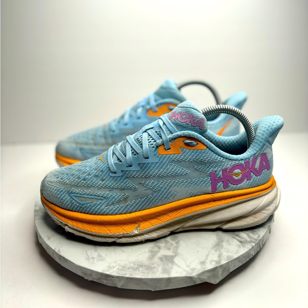 Size 7.5B - Hoka One One Clifton 9 Airy Blue W